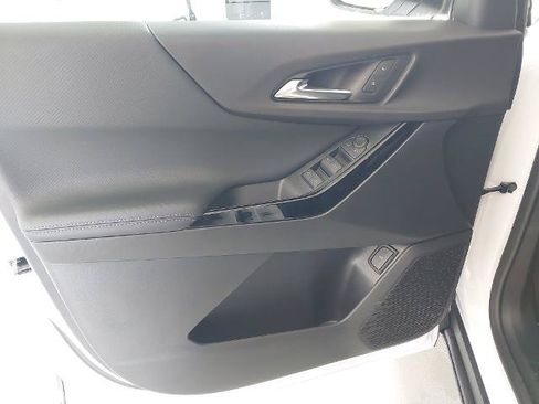 New 2027 Chevrolet Equinox LT w/ Convenience Package II FWD image 25