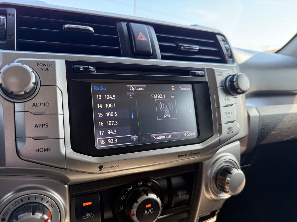 Used 2017 Toyota 4Runner SR5 AWD/4WD image 35
