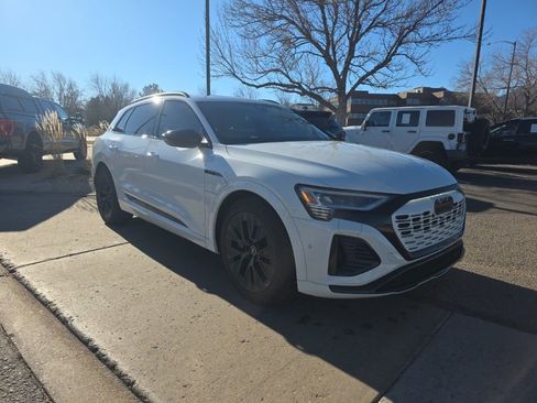 Used 2024 Audi Q8 e-tron Prestige w/ Prestige Package image 7