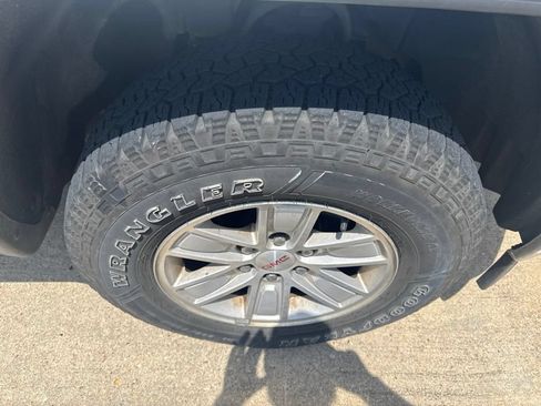 Used 2014 GMC Sierra 1500 SLE w/ SLE Value Package AWD/4WD image 5