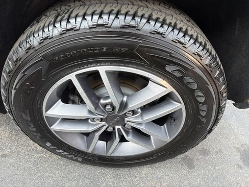 Used 2021 Jeep Grand Cherokee Limited AWD/4WD image 10