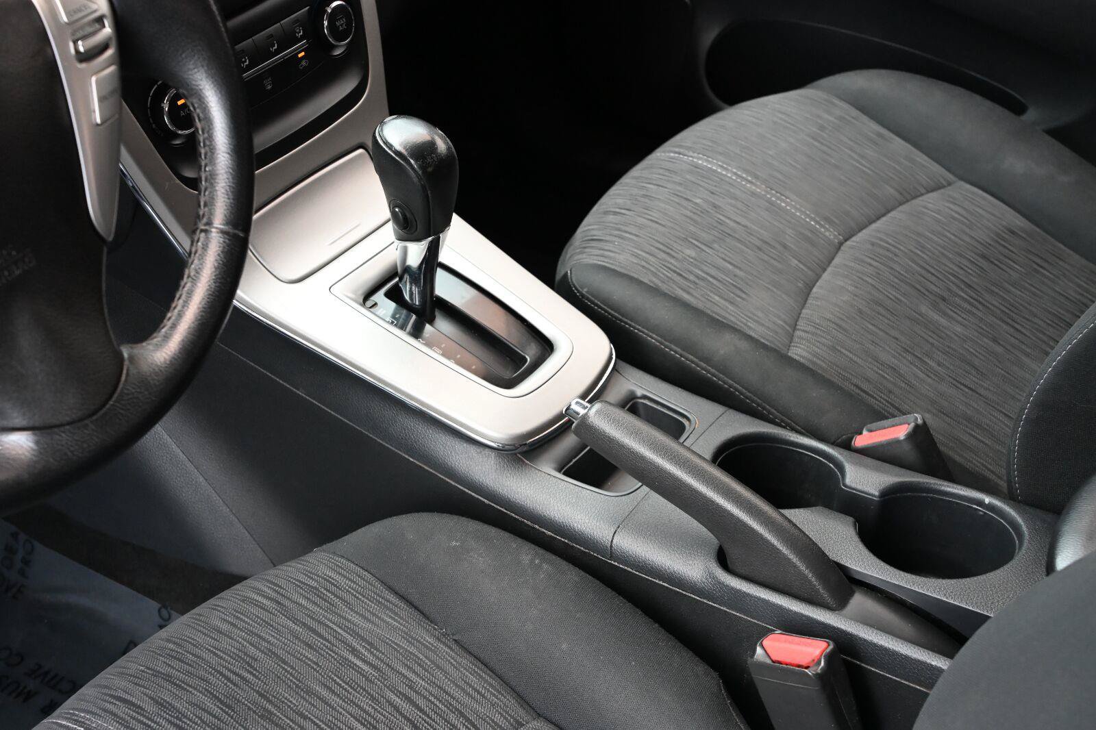 Used 2015 Nissan Sentra SV FWD image 15