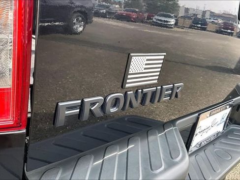 Used 2021 Nissan Frontier SV w/ Midnight Edition Floor Mats image 25