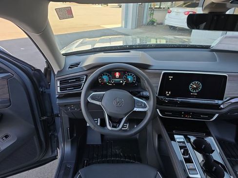 New 2026 Volkswagen Atlas SEL Premium R-Line image 13