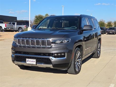 Used 2022 Jeep Grand Wagoneer Series III image 3