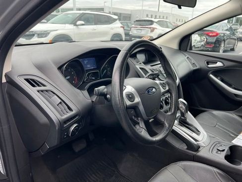 Used 2014 Ford Focus SE w/ Equipment Group 201A FWD image 9