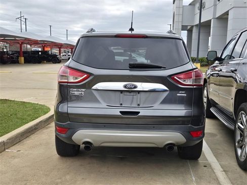 Used 2015 Ford Escape SE w/ SE Chrome Package image 4