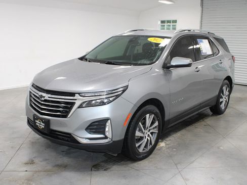 Used 2023 Chevrolet Equinox Premier FWD image 4