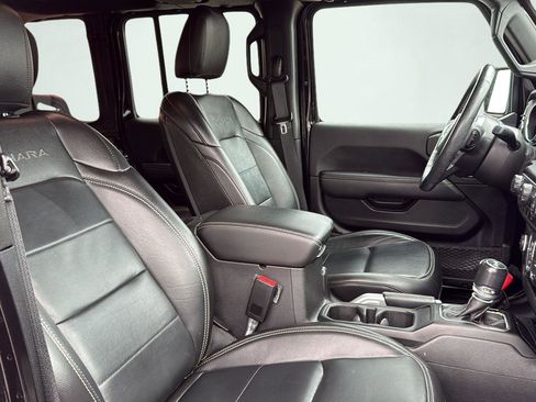 Used 2021 Jeep Wrangler Unlimited Sahara w/ Cold Weather Group image 30