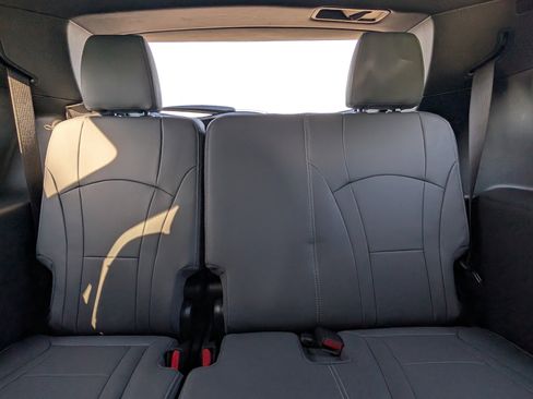 Used 2024 Buick Enclave Essence w/ Sport Touring Edition FWD image 32