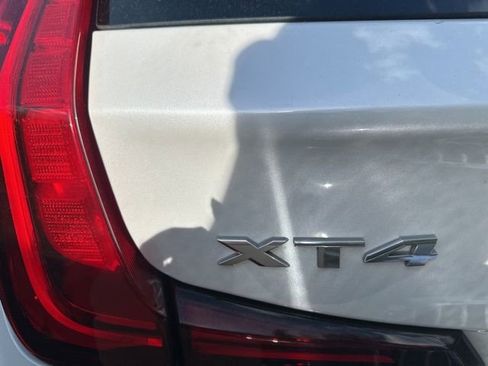 Used 2022 Cadillac XT4 Premium Luxury w/ Enhanced Visibility Package AWD/4WD image 9