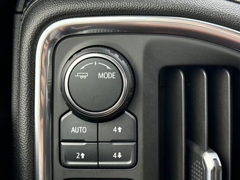 Used 2020 Chevrolet Silverado 1500 RST w/ Texas Edition AWD/4WD image 23
