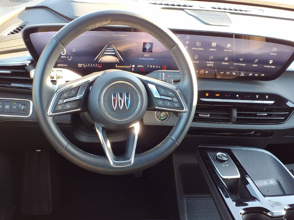 Used 2025 Buick Enclave Preferred FWD image 5