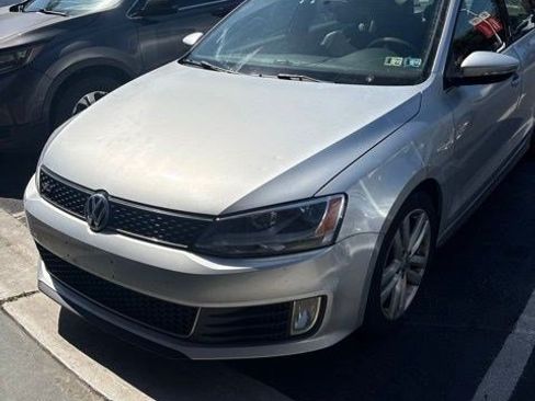 Used 2014 Volkswagen Jetta GLI FWD image 1