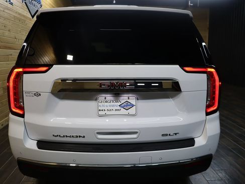 Used 2021 GMC Yukon XL SLT w/ SLT Premium Package RWD image 4