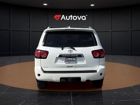 Used 2021 Toyota Sequoia Limited w/ Safety & Convenience Package AWD/4WD image 4