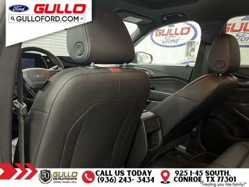 Used 2024 Chevrolet Trax RS w/ Sunroof Package FWD image 15