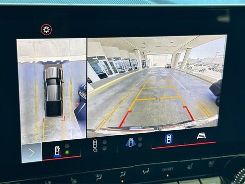 Used 2023 GMC Canyon AT4 w/ AT4 Premium Package image 22