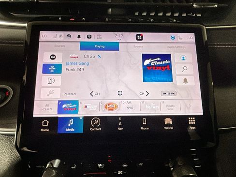 Used 2023 Jeep Grand Cherokee Overland w/ Luxury Tech Group IV AWD/4WD image 28