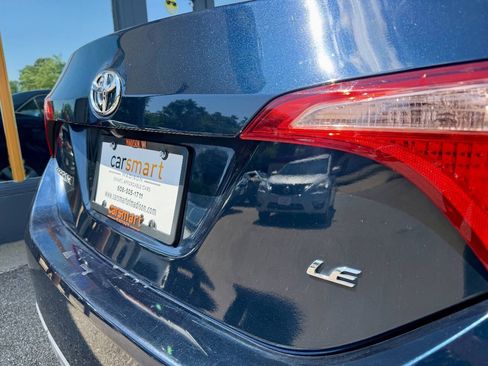 Used 2018 Toyota Corolla LE FWD image 10