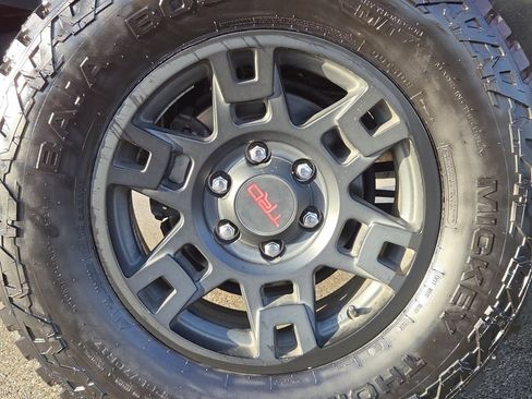 Used 2022 Toyota 4Runner SR5 Premium image 31