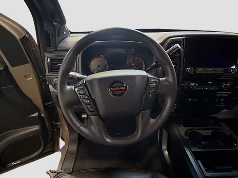 Used 2022 Nissan Titan PRO-4X w/ Pro-4x Convenience Package AWD/4WD image 11