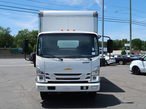 Used 2025 Chevrolet Low Cab Forward RWD image 3