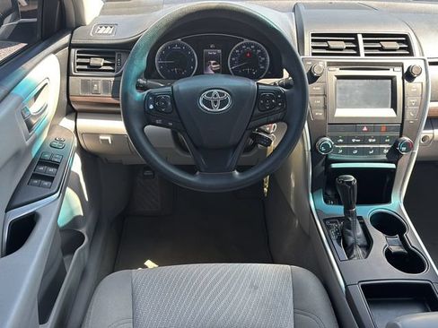 Used 2016 Toyota Camry LE FWD image 18