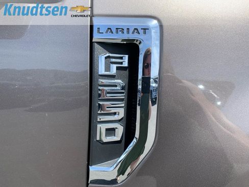 Used 2022 Ford F250 Lariat w/ Lariat Value Package AWD/4WD image 11