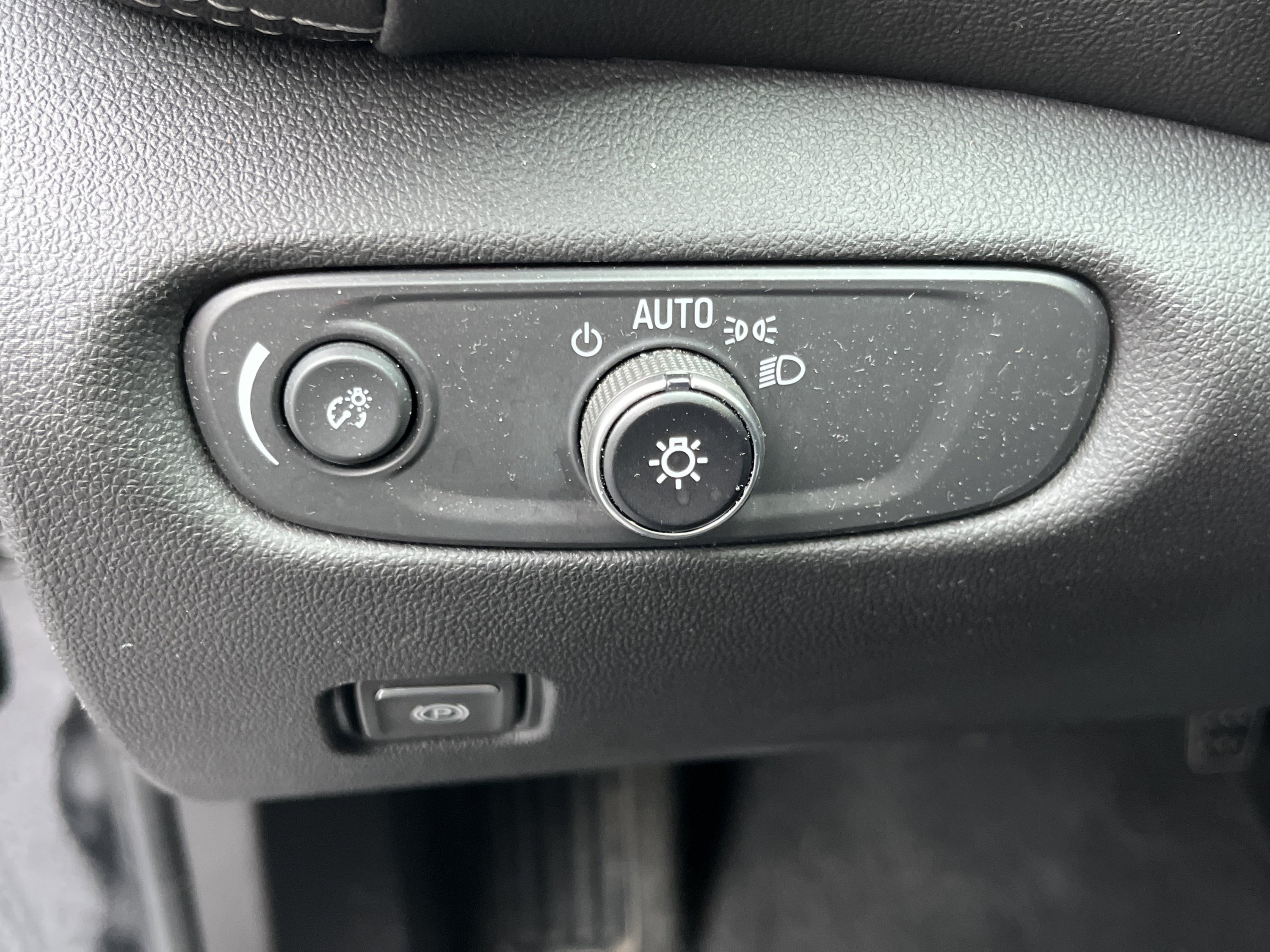 Used 2025 Chevrolet Blazer LT AWD/4WD image 18