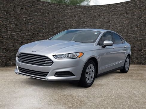 Used 2014 Ford Fusion S FWD image 6