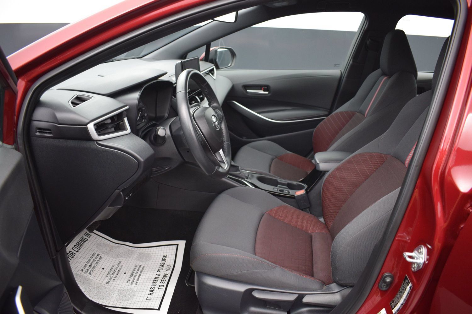 Used 2025 Toyota Corolla SE FWD image 13
