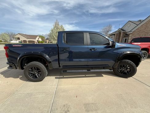 Used 2020 Chevrolet Silverado 1500 LT Trail Boss AWD/4WD image 17