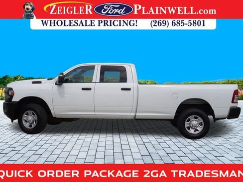 Used 2023 RAM 3500 Tradesman w/ Convenience Group image 2