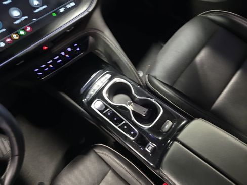 Used 2023 Buick Envision Essence AWD/4WD image 25