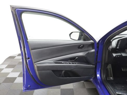 Used 2025 Hyundai Elantra Sport FWD image 5