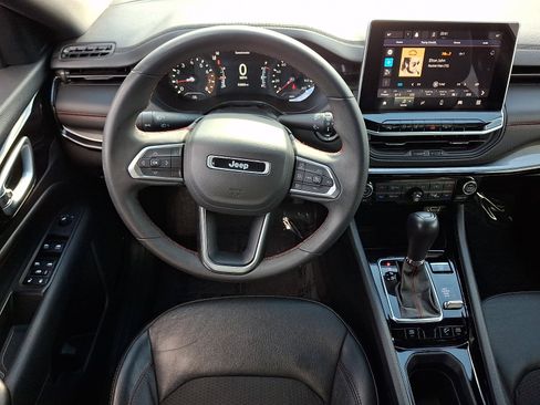 Used 2023 Jeep Compass Trailhawk image 11