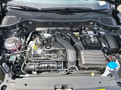 New 2026 Volkswagen Taos SE AWD/4WD image 11