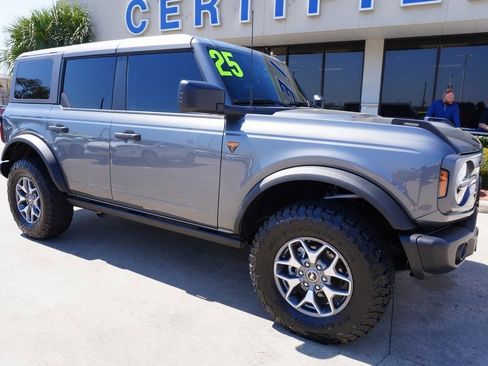 Certified 2025 Ford Bronco Badlands AWD/4WD image 1
