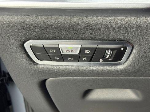 Used 2023 BMW X7 xDrive40i w/ M Sport Package image 19