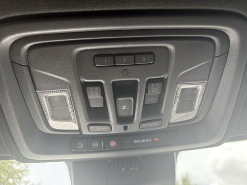 Used 2026 Chevrolet Silverado 1500 High Country AWD/4WD image 24