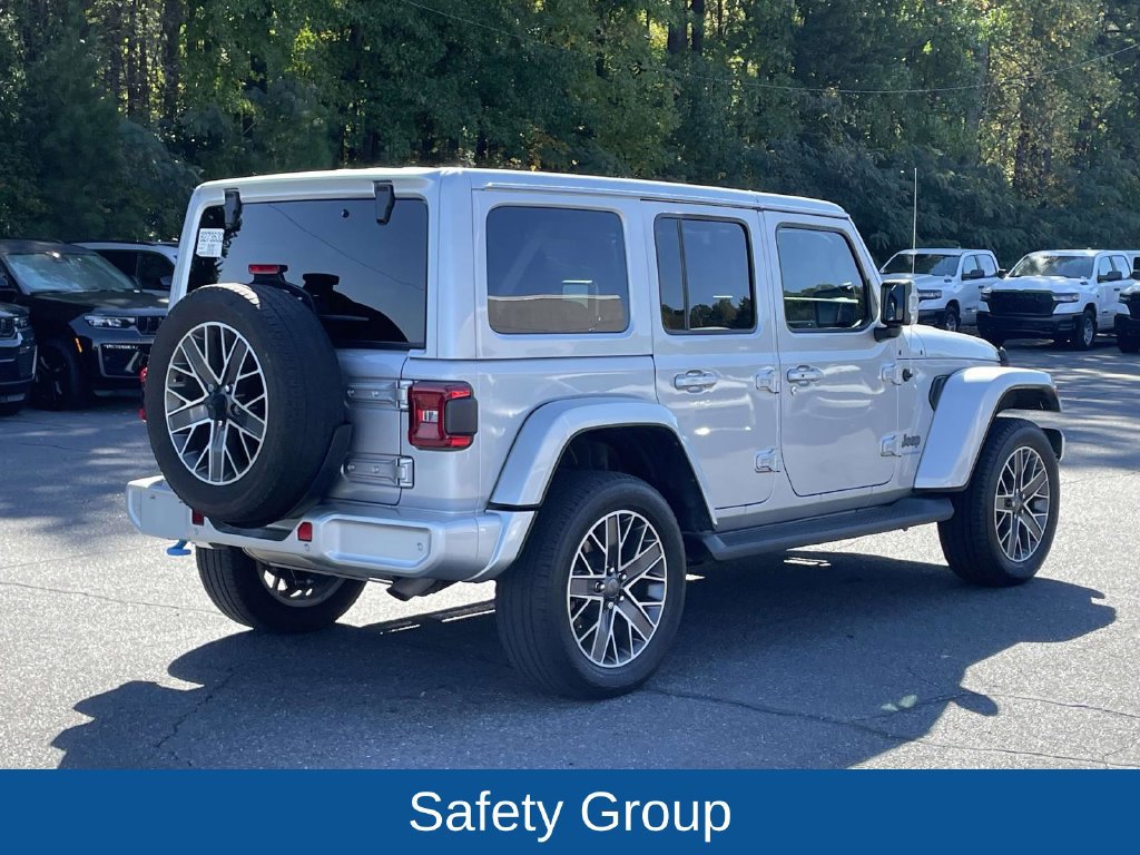Used 2023 Jeep Wrangler Unlimited Sahara AWD/4WD image 9