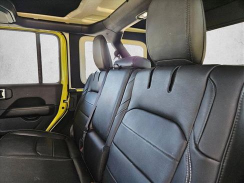 Used 2023 Jeep Wrangler Unlimited Sahara AWD/4WD image 16