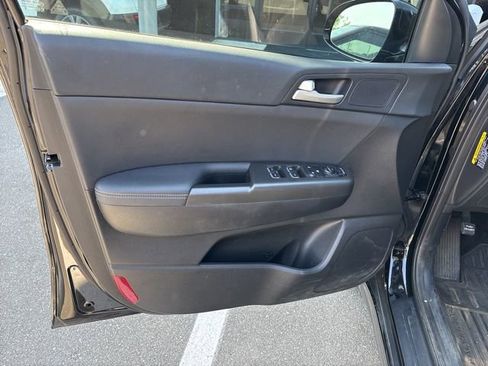 Used 2020 Kia Sportage S FWD image 5