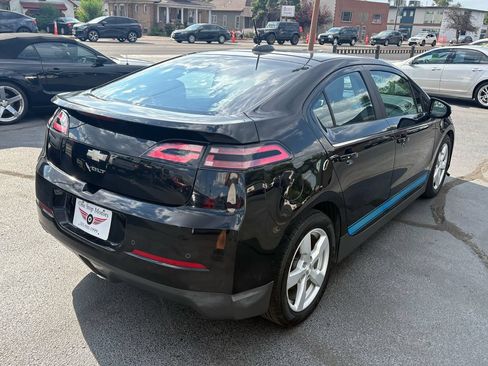 Used 2015 Chevrolet Volt Premium w/ Premium Trim Package FWD image 3