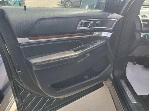 Used 2016 Ford Explorer Limited image 9