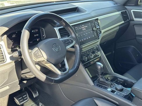 Certified 2022 Volkswagen Atlas Cross Sport SEL R-Line image 11