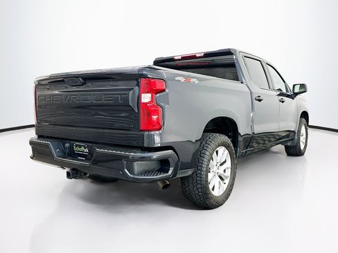 Used 2022 Chevrolet Silverado 1500 Custom w/ LPO, Dark Essentials Package AWD/4WD image 9