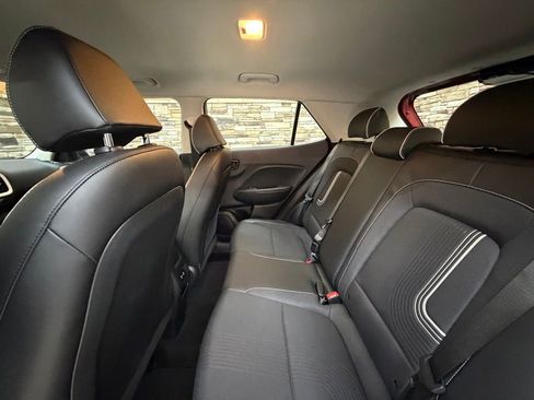 Used 2024 Hyundai Venue Limited image 27