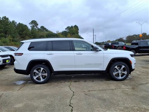 New 2025 Jeep Grand Cherokee L Limited image 2